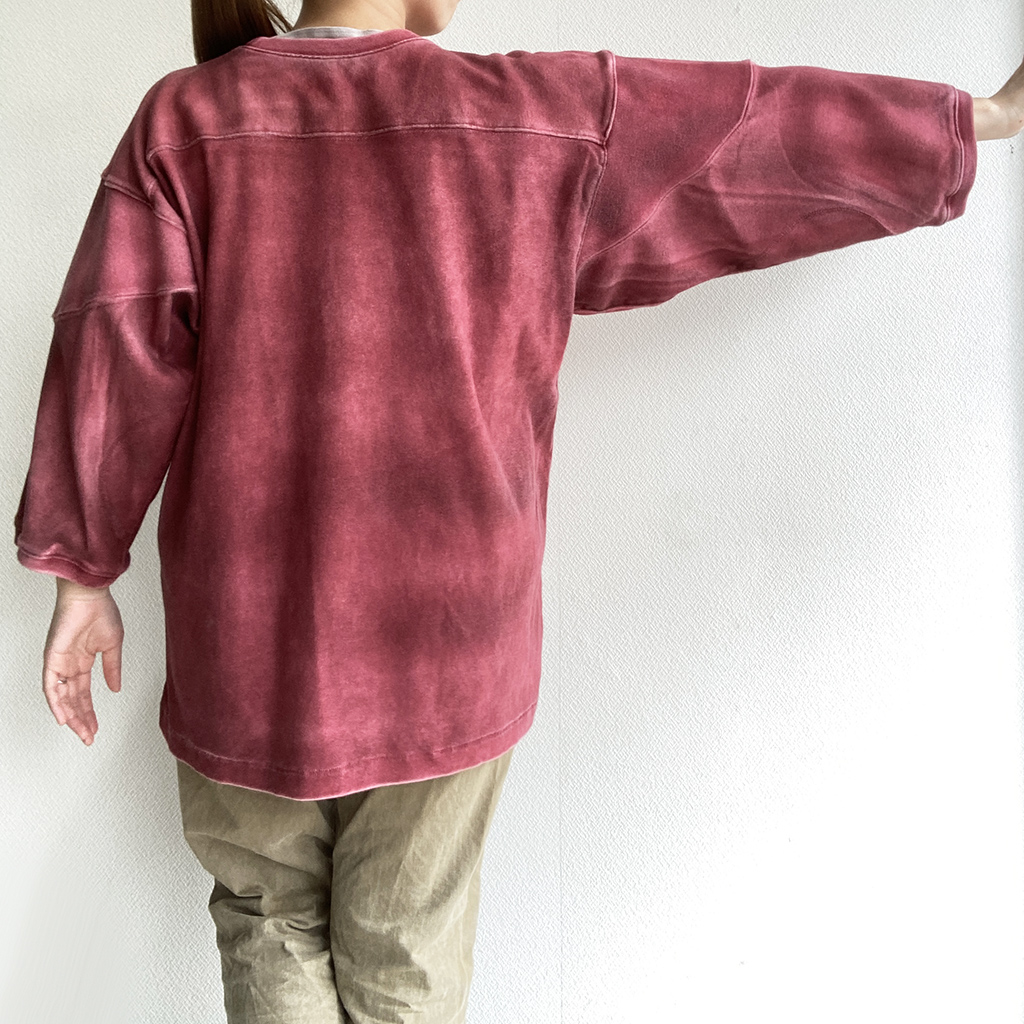 SPRAY FOOTBALL TEE BURGUNDY STRANGETRIP